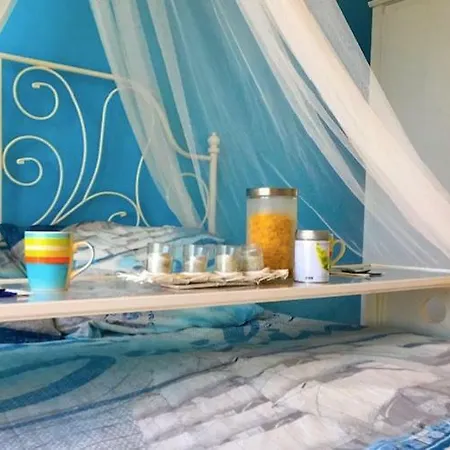 La Navire Blue *
